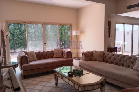 Townhouse in Al Hamra Village, Ras Al Khaimah, UAE 3 bedrooms, 250.8 sq.m. № 719976 - photo 4
