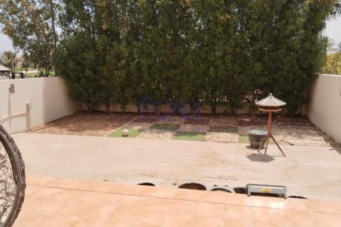Townhouse in Al Hamra Village, Ras Al Khaimah, UAE 3 bedrooms, 250.8 sq.m. № 719976 - photo 19