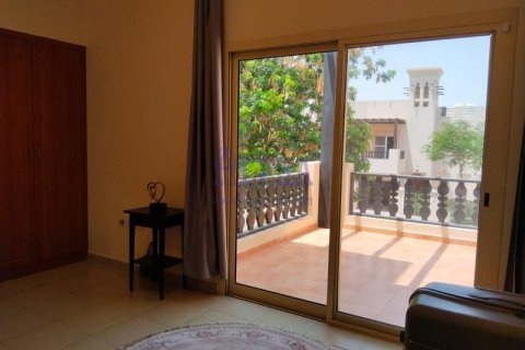 Townhouse in Al Hamra Village, Ras Al Khaimah, UAE 3 bedrooms, 250.8 sq.m. № 719976 - photo 15