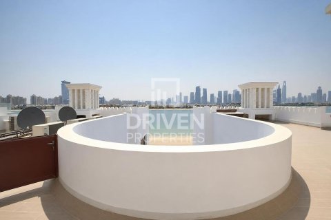 Vila u gradu Palm Jumeirah, Dubai, UAE 5 spavaće sobe, 1261.53 m2 Br. 761660 - Slika 26