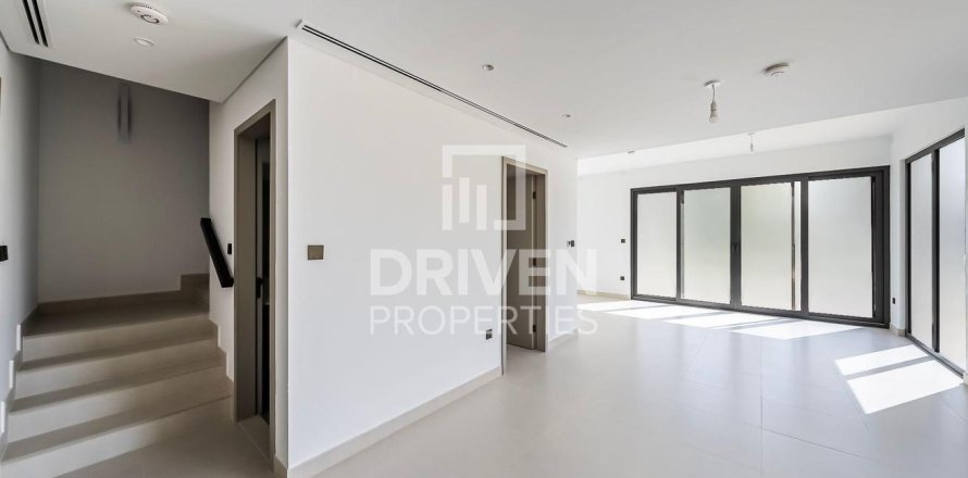 Radový dom v Tilal Al Ghaf, Dubai, SAE 4 spálne, 232.72 m2 č. 746894