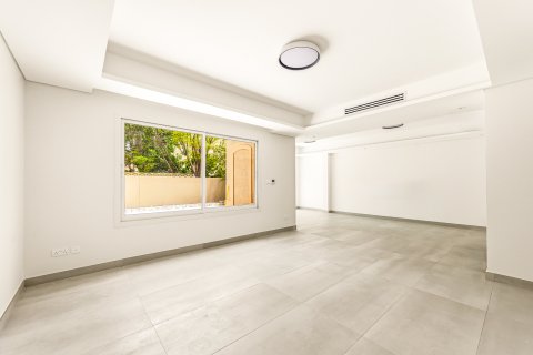 Řadový dům v The Lakes, Dubai, SAE 4 ložnice, 256.69 m² Č.: 750357 - fotografie 2