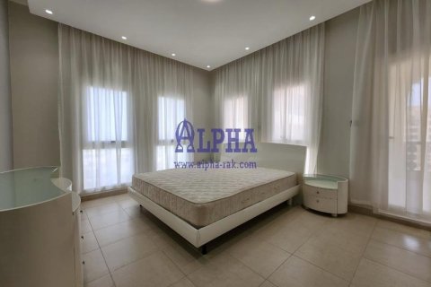 Apartamento en venta en Al Hamra Village, Ras Al Khaimah, EAU 3 dormitorios, 223 m2 № 709129 - foto 6