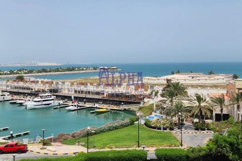 Apartamento en venta en Al Hamra Village, Ras Al Khaimah, EAU 3 dormitorios, 223 m2 № 709129 - foto 2