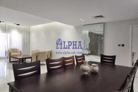 Apartamento en venta en Al Hamra Village, Ras Al Khaimah, EAU 3 dormitorios, 223 m2 № 709129 - foto 5