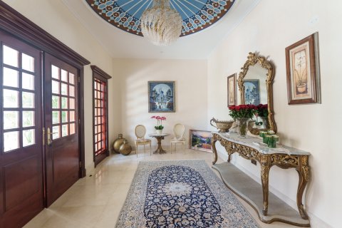 Vila v Al Mushrif, Abu Dhabi, SAE 7 ložnice, 1411.57 m² Č.: 749027 - fotografie 12