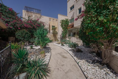 Vila v Al Mushrif, Abu Dhabi, SAE 7 ložnice, 1411.57 m² Č.: 749027 - fotografie 11