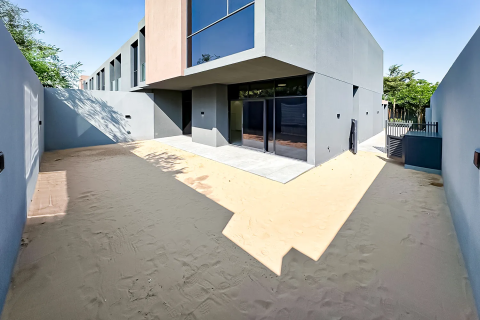 Casa urbana para venda em Tilal City, Sharjah, EAU 4 quartos, 293.2 m2 № 749026 - foto 2
