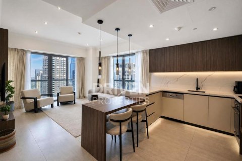 Apartment in Downtown Dubai (Downtown Burj Dubai), Dubai, UAE 1 bedroom, 120.5 sq.m. № 754006 - photo 2