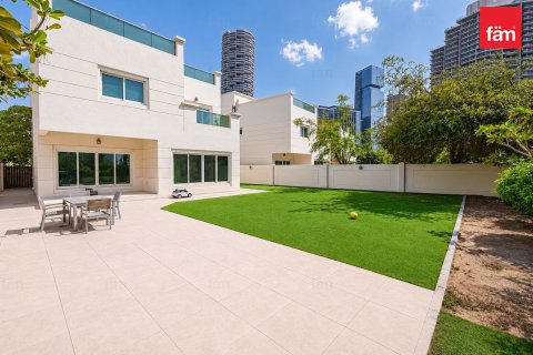 Willa na sprzedaż w Dubai, ZEA 4 sypialnie, 501.5 mkw., nr 708213 - zdjęcie 3