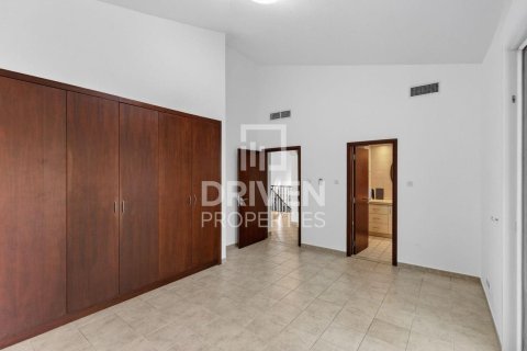 Vila di Dubai Investment Park, UEA 5 kamar tidur, 828.51 m2 nomor 745951 - foto 17