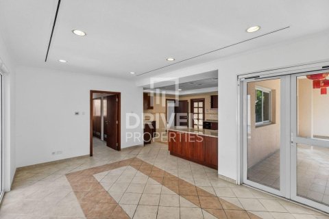 Vila di Dubai Investment Park, UEA 5 kamar tidur, 828.51 m2 nomor 745951 - foto 8