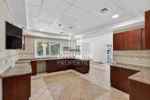 Vila di Dubai Investment Park, UEA 5 kamar tidur, 828.51 m2 nomor 745951 - foto 19