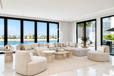 Müüa villa asukohaga Palm Jumeirah, Dubai, AÜE: 5 magamistoaga, 622 m² Nr 736327 - pilt 2
