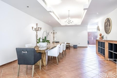 Villa til leje i Umm Suqeim, Dubai, UAE 5 soveværelser, 3716.03 kvm № 755273 - foto 9