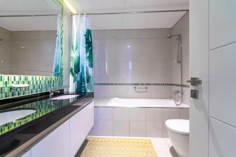 Lägenhet till försäljning i Dubai Marina, Dubai, UAE 2 sovrum, 143 kvm Nr. 696541 - fotografi 17