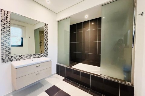 Dubai, संयुक्त अरब अमीरात में टाउनहाउस, 4 बेडरूम, 251 वर्ग मीटर, संख्या 696135 - फ़ोटो 14