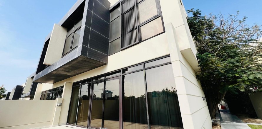 Dubai, संयुक्त अरब अमीरात में टाउनहाउस, 4 बेडरूम, 251 वर्ग मीटर, संख्या 696135