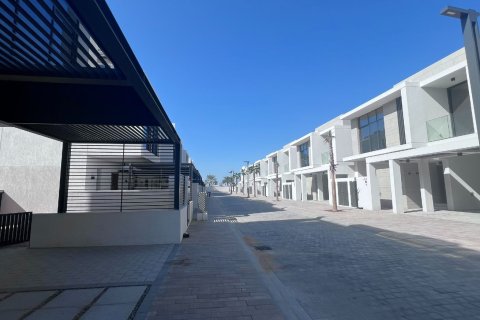 Villa till försäljning i Ras Al Khaimah, UAE 4 sovrum, 257 kvm Nr. 735115 - fotografi 4