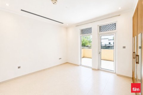 Villa till försäljning i Jumeirah Park, Dubai, UAE 3 sovrum, 550.7 kvm Nr. 710686 - fotografi 16