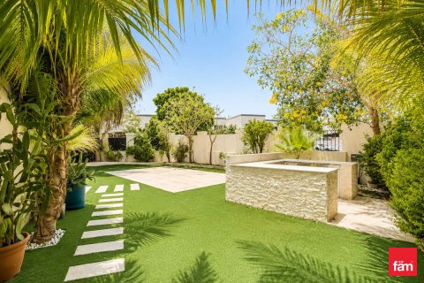 Villa till försäljning i Jumeirah Park, Dubai, UAE 3 sovrum, 550.7 kvm Nr. 710686 - fotografi 4