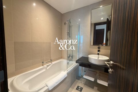 Apartamento para arrendamento em Jumeirah Lake Towers, Dubai, EAU 2 quartos, 117 m2 № 701944 - foto 15