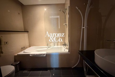 Apartamento para arrendamento em Jumeirah Lake Towers, Dubai, EAU 2 quartos, 117 m2 № 701944 - foto 14
