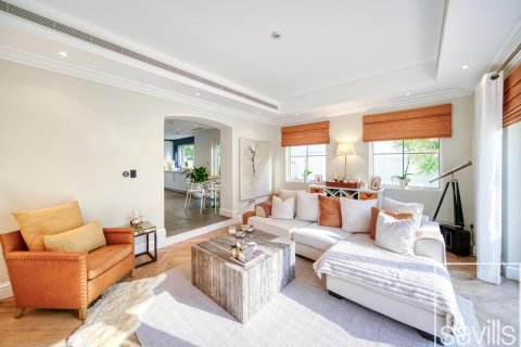 Vila v Jumeirah Golf Estates, Dubai, SAE 5 ložnice, 511 m² Č.: 638056 - fotografie 4