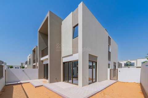 Willa na sprzedaż w Dubai Land, Dubai, ZEA 4 sypialnie, 249 mkw., nr 726429 - zdjęcie 16