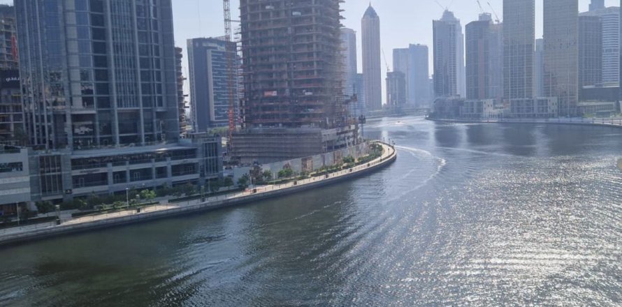 Appartamento a Business Bay, Dubai, EAU 2 camere da letto, 128.3 mq. № 713022