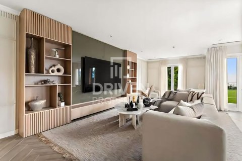 Vila v Jumeirah, Dubai, SAE 5 ložnice, 634.53 m² Č.: 743375 - fotografie 7