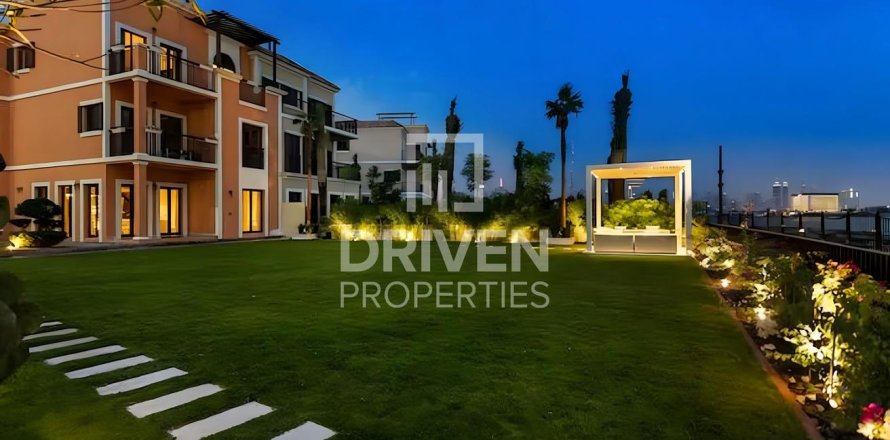 Villa in Jumeirah, Dubai, VAE: 5 Schlafzimmer, 634.53 m2 Nr. 743375