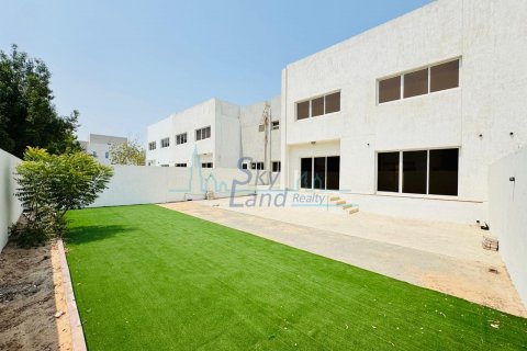 Villa in affitto a Umm Suqeim, Dubai, EAU 4 camere da letto, 371.6 mq. № 634136 - foto 3