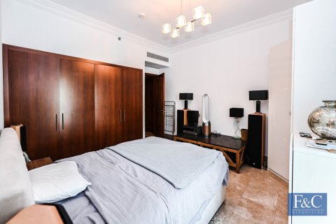 Huoneisto Palm Jumeirah, Dubai, Arabiemiraatit 3 makuuhuonetta, 215 m2 № 704240