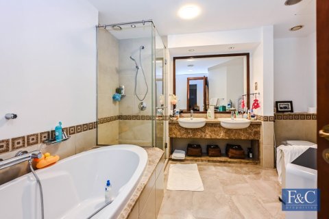 Apartmán v Palm Jumeirah, Dubai, SAE 3 spálne, 215 m2 č. 704240 - Fotografia 3
