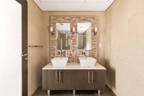 Apartman u gradu DIFC, Dubai, UAE 2 spavaće sobe, 168.8 m2 Br. 745144 - Slika 8