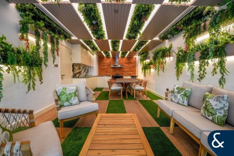 Apartemen di Jumeirah Lake Towers, Dubai, UEA 4 kamar tidur, 573 m2 nomor 667850 - foto 5