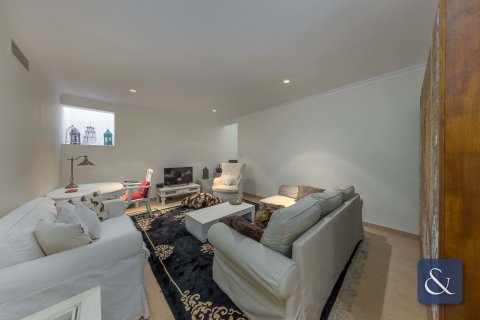 Müüa villa asukohaga Jumeirah Golf Estates, Dubai, AÜE: 4 magamistoaga, 614 m² Nr 667848 - pilt 15