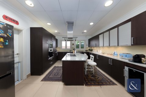 Müüa villa asukohaga Jumeirah Golf Estates, Dubai, AÜE: 4 magamistoaga, 614 m² Nr 667848 - pilt 16