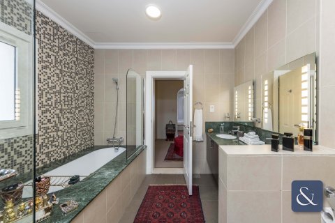 Müüa villa asukohaga Jumeirah Golf Estates, Dubai, AÜE: 4 magamistoaga, 614 m² Nr 667848 - pilt 22