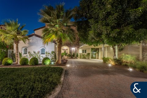 Müüa villa asukohaga Jumeirah Golf Estates, Dubai, AÜE: 4 magamistoaga, 614 m² Nr 667848 - pilt 5