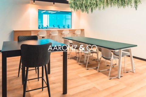 Oficina en alquiler en Jumeirah Lake Towers, Dubai, EAU 463 m2 № 670512 - foto 17