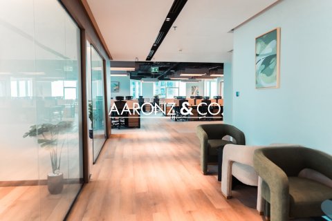 Oficina en alquiler en Jumeirah Lake Towers, Dubai, EAU 463 m2 № 670512 - foto 6