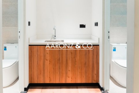 Oficina en alquiler en Jumeirah Lake Towers, Dubai, EAU 463 m2 № 670512 - foto 20