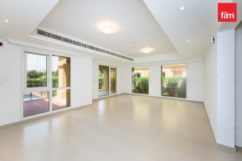 Villa te huur in Dubai, VAE 4 slaapkamers, 367.4 vr.m., nr 634725 - foto 6