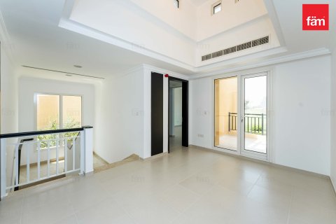 Villa te huur in Dubai, VAE 4 slaapkamers, 367.4 vr.m., nr 634725 - foto 10