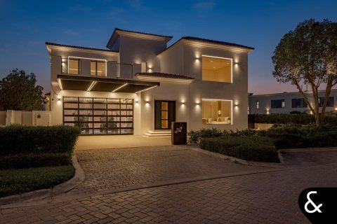 Villa in Jumeirah Golf Estates, Dubai, UAE 5 bedrooms, 901 sq.m. № 671234 - photo 1