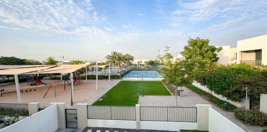 Rumah bandar di Town Square, Dubai, UAE 4 bilik tidur, 302.3 meter persegi № 714322