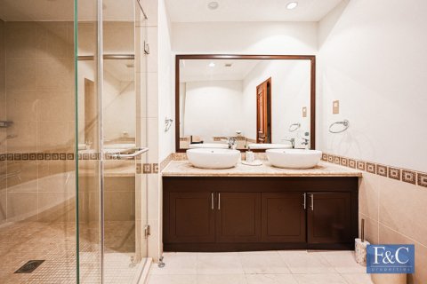 Kuća u nizu u Palm Jumeirah, Dubai, UAE 3 spavaćih soba, 483 m2 Br. 704237 - fotografija 19