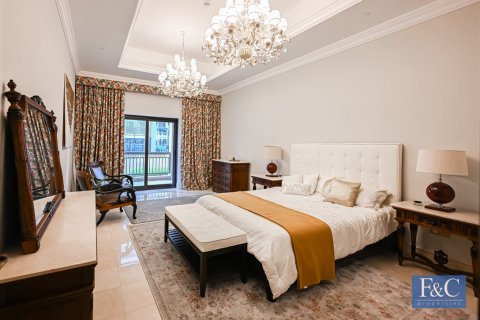 Kuća u nizu u Palm Jumeirah, Dubai, UAE 3 spavaćih soba, 483 m2 Br. 704237 - fotografija 22
